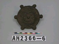 藏品(仿六鈴鏡模型)的圖片